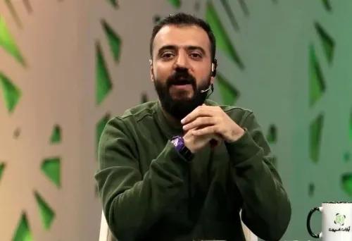 جلوی فعالیت اشخاصی مانند ابوطالب حسینی و امیرحسین قیاسی را نگیرید اما از پول بیت المال به آنها امکانات و آنتن ندهید