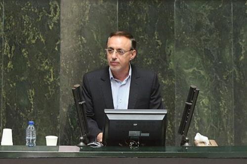 انتقاد وحیدی از حذف اعتبارات ساخت مدارس و خوابگاه ها از بودجه ۱۴۰۲
