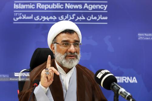 جوان باوری امام خمینی (ره) ریشه در توحید عرفانی ایشان داشت