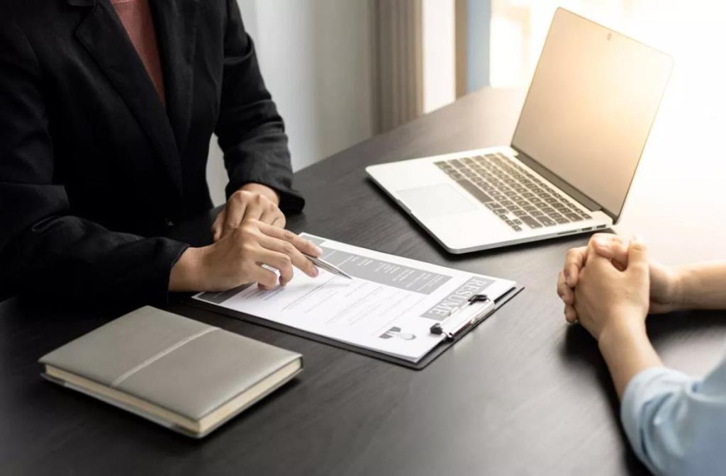 کاریابی و استخدام حرفه ای باش